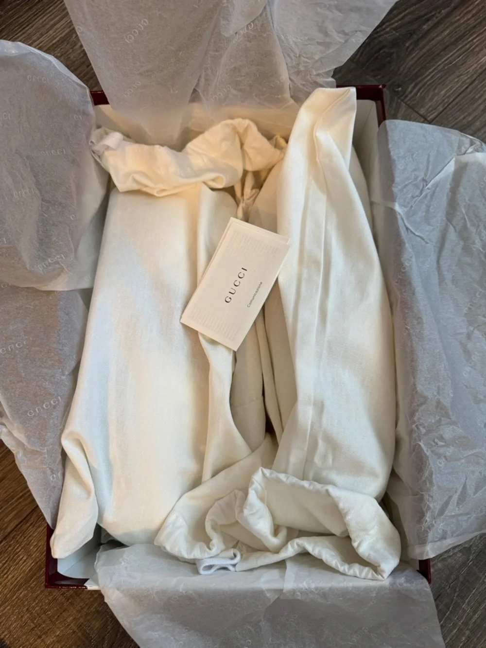 Gucci White Leather Sneakers with Red & Green Stripe - Picture 9 of 11